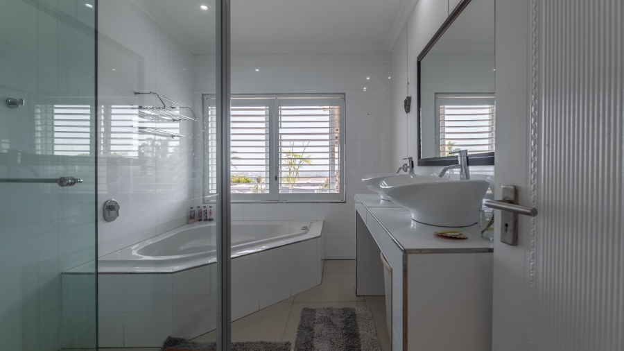 5 Bedroom Property for Sale in Plattekloof 2 Western Cape